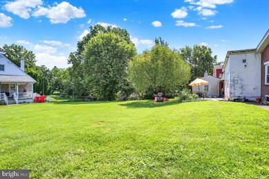 112 E Vine St, Pottstown, PA 19464 - photo 7