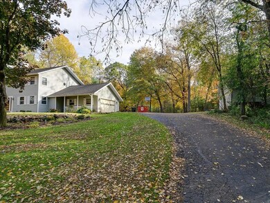 4 Car garage capacity