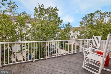 25315 Crossfield Dr, Chantilly, VA 20152 - photo 4