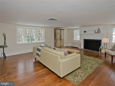 812 Maplewood Rd, Wayne, PA 19087 - photo 5