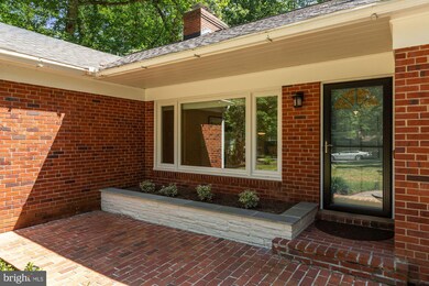 9105 Courtley Ct, Fairfax, VA 22031 - photo 5