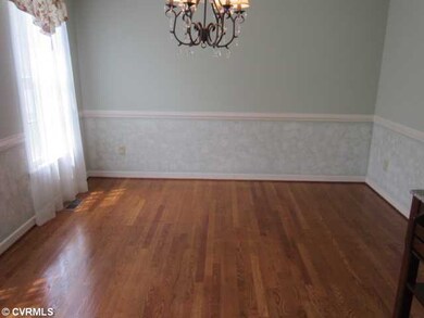 Dining Room - Hardwood Floor!