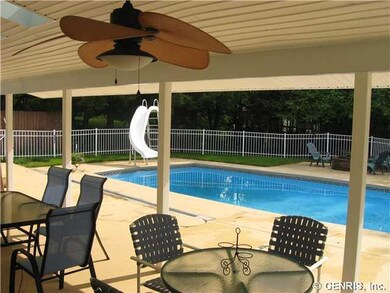 Backyard Gorgeous outdoor entertaining area!