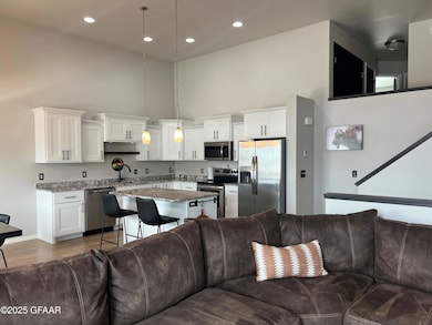 1768 Tobi Ln, Grand Forks, ND 58201 - photo 5