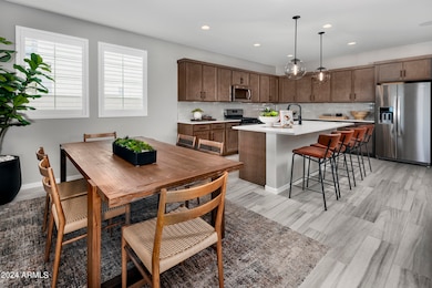 05_BR_Laurel_Laredo_Dining to Kitchen