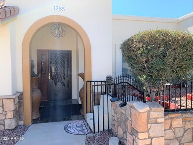 2 Pretty Courtyard Entry