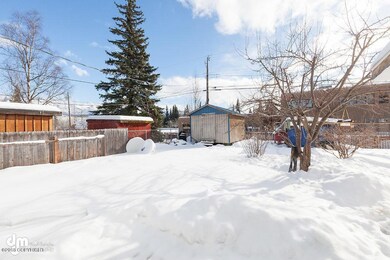 Exterior Back Yard 20180310-DW-5122-SMAL