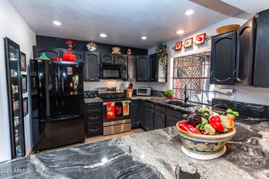 04 Kitchen