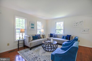 13405 Birch Bark Ct, Fairfax, VA 22033 - photo 4