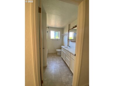 1625 Linnea Ave, Eugene, OR 97401 - photo 5