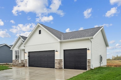 4528 Sonoma Dr, Cedar Falls, IA 50613 - photo 3