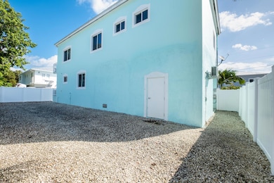 101725 Gray 875  la Paloma Rd HR dfp-23