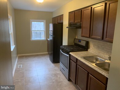 325 E Linden St, Kennett Square, PA 19348 - photo 4