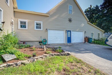 30 Ross Rd Saco ME 04072 USA-large-005-0
