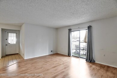 07-Living & Dining Room