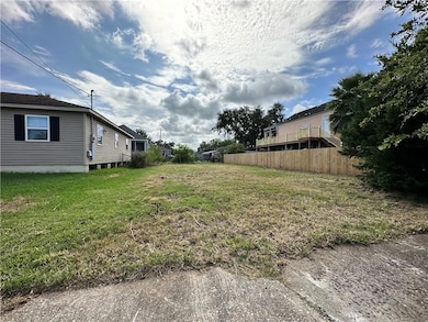 6017 Warrington Dr, New Orleans, LA 70122 - photo 6