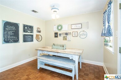 1214 Common St, New Braunfels, TX 78130 - photo 4