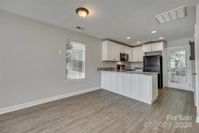 1446 Harpers Inlet Dr, Clover, SC 29710 - photo 7