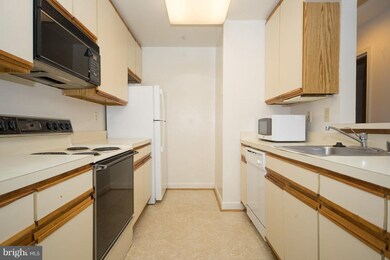 3313 Sir Thomas Dr unit 4C12, Silver Spring, MD 20904 - photo 7