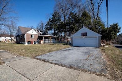 60 Pershing Blvd, Whitehall, PA 18052 - photo 3