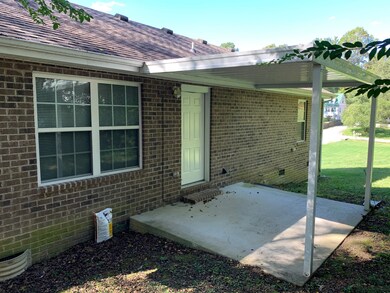 213 W Moore St, Manchester, TN 37355 - photo 2