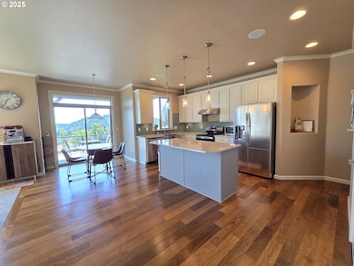 11556 SE Cascade View Dr, Happy Valley, OR 97086 - photo 4