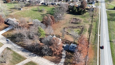 1811 Paddock Dr, Kearney, MO 64060 - photo 2