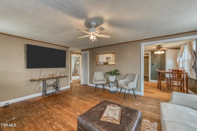 1409 Newton St-7