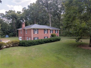 Lots of curb appeal!