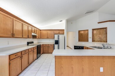 3805 Laurens Ave - Kitchen