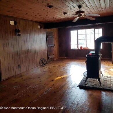 401 Lilac St, Lakehurst, NJ 08733 - photo 4