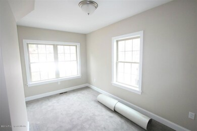 129 Saddle Ridge Dr, Dallas, PA 18612 - photo 6