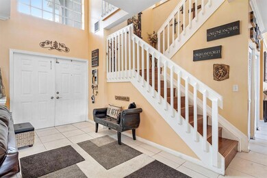Foyer/Living Room