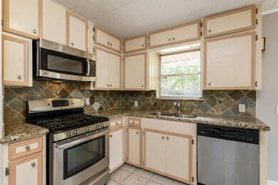 4701 Chrystell Ln, Houston, TX 77092 - photo 5