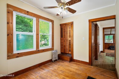 Dining room into kitchen