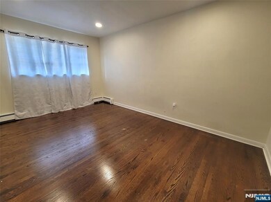 201 Palisade Ave unit 2nd Fl, Cliffside Park, NJ 07010 - photo 6