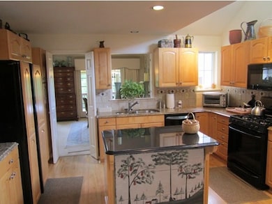 38 Highland Ridge Rd unit 38, New London, NH 03257 - photo 4