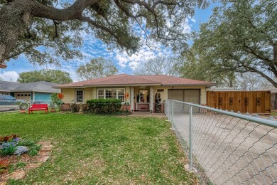 2008 Hillcrest Dr, Bay City, TX 77414 - photo 4