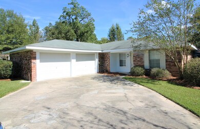 108 Pecan Grove