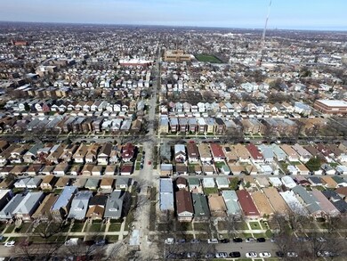 5054 W Oakdale Ave, Chicago, IL 60641 - photo 5
