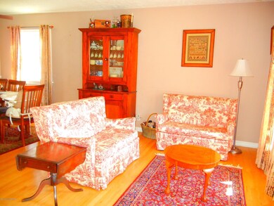 8103 Jasmine Ln, Louisville, KY 40228 - photo 2