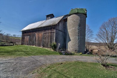 515 Amasa Rd, Factoryville, PA 18419 - photo 2