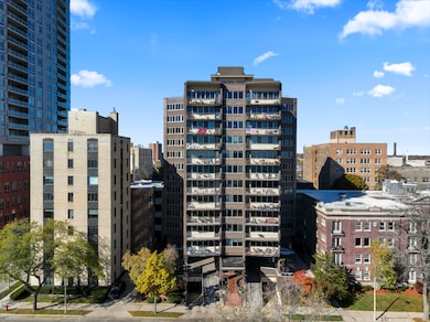 4th Floor Condo with Lake Views