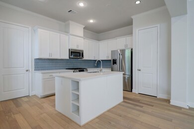 945 Wakefield Dr, Houston, TX 77018 - photo 4