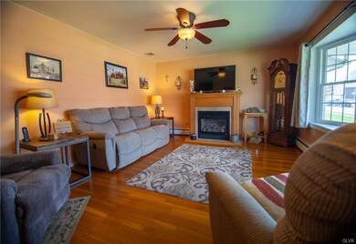 3033 Coplay Ln, Whitehall, PA 18052 - photo 3