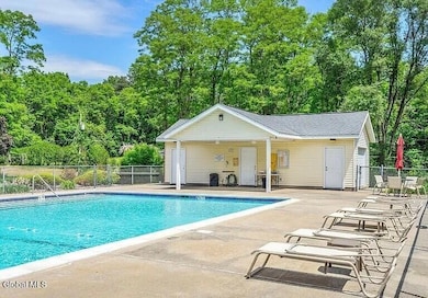 1208 Greenwich Dr, Albany, NY 12203 - photo 3