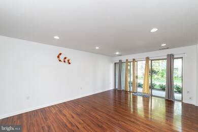 28 Canterbury Square unit 101, Alexandria, VA 22304 - photo 5