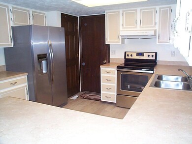 7511 Saunderlane Rd, Columbus, OH 43235 - photo 3