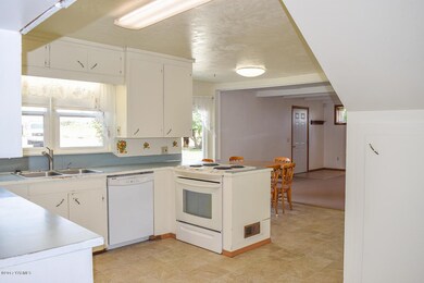 Kitchen to Dining Nook
