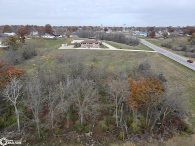 702 S Washington St, Bloomfield, IA 52537 - photo 2